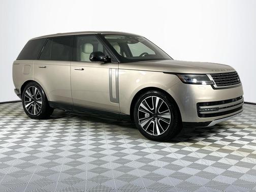 2026 Land Rover Range Rover P550e SE