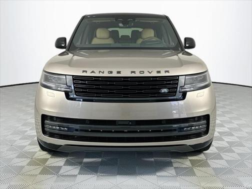 2025 Land Rover Range Rover P400 SE 7 Seat