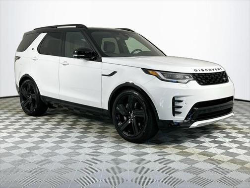 2025 Land Rover Discovery P300 Dynamic SE