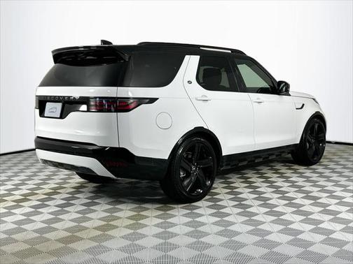 2025 Land Rover Discovery P300 Dynamic SE