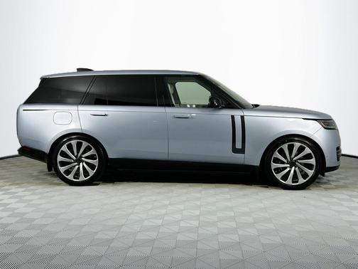 2026 Land Rover Range Rover P530 Autobiography
