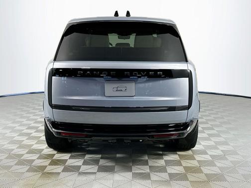 2026 Land Rover Range Rover P530 Autobiography