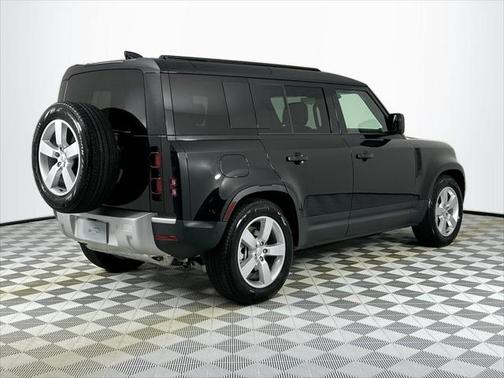 2025 Land Rover Defender 110 P400 S
