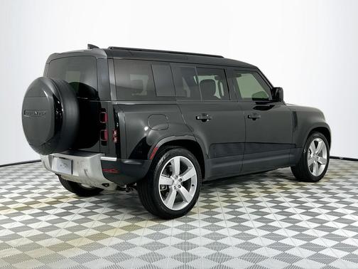 2025 Land Rover Defender 110 P400 S