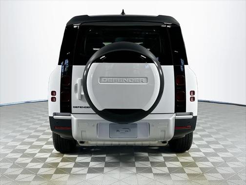 2025 Land Rover Defender 130 P400 S