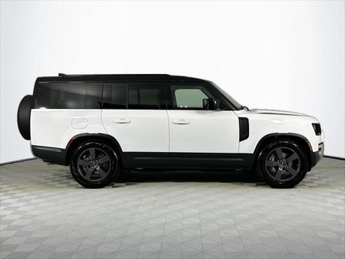 2025 Land Rover Defender 130 P400 S