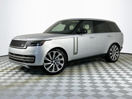 2025 Land Rover Range Rover P530 SE