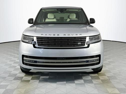 2025 Land Rover Range Rover P530 SE