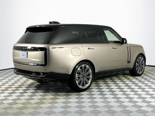 2026 Land Rover Range Rover P530 SE
