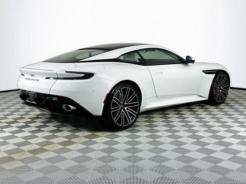 2025 Aston Martin DB12