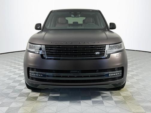 2025 Land Rover Range Rover P550e SE