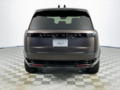 2025 Land Rover Range Rover P550e SE
