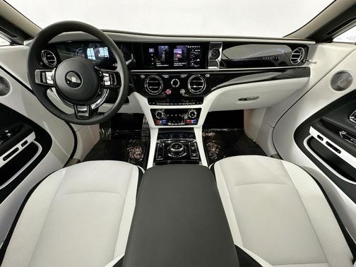 2026 Rolls-Royce Spectre 