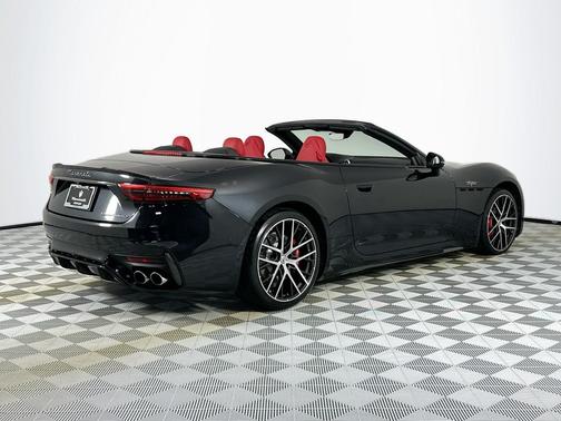 2024 Maserati GranCabrio Trofeo