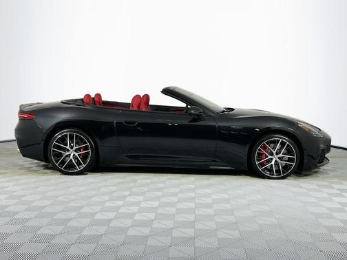 2024 Maserati GranCabrio Trofeo