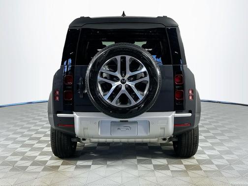 Carpathian Grey Premium Metallic 2025 Land Rover Defender 110 P300
