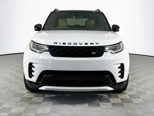 2024 Land Rover Discovery P300 Dynamic SE