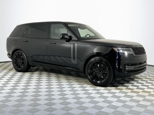 Santorini Black 2026 Land Rover Range Rover P400 SE 7 Seat