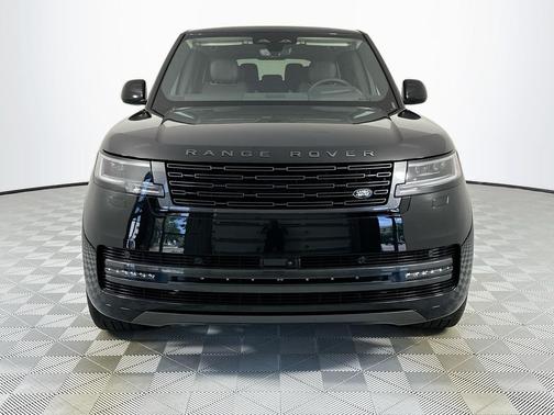 Santorini Black 2026 Land Rover Range Rover P400 SE 7 Seat