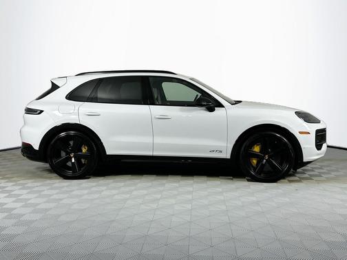2026 Porsche Cayenne GTS