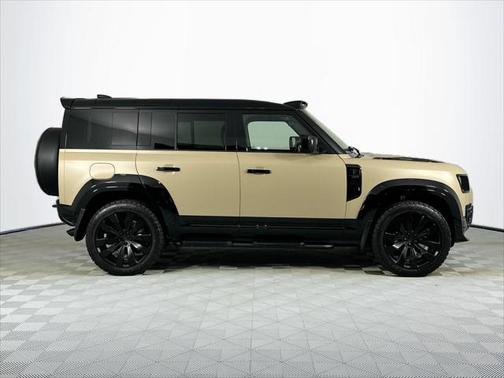 2025 Land Rover Defender 110 V8