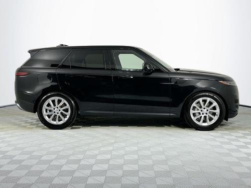 2025 Land Rover Range Rover Sport SE