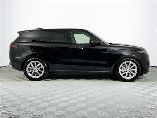 2025 Land Rover Range Rover Sport SE