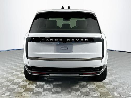 2024 Land Rover Range Rover P530 SE