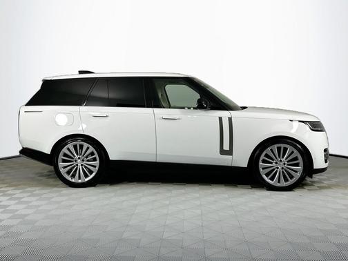 2024 Land Rover Range Rover P530 SE