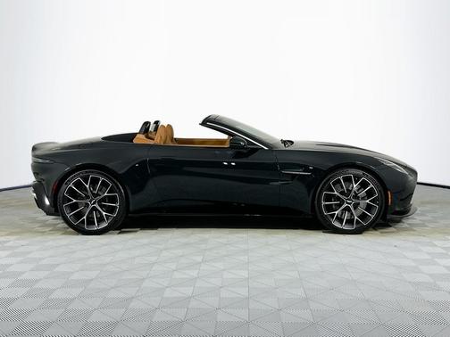 2026 Aston Martin Vantage Base