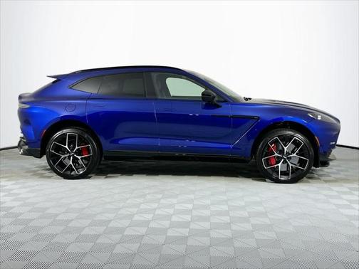 2025 Aston Martin DBX 707