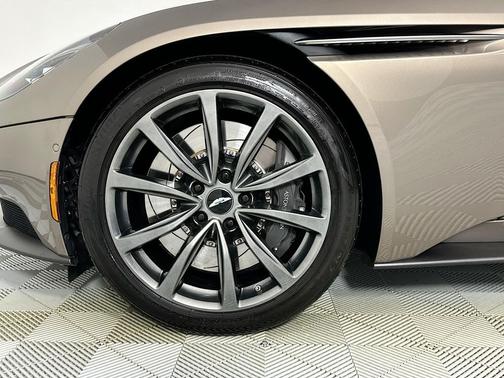 2019 Aston Martin DB11 Volante