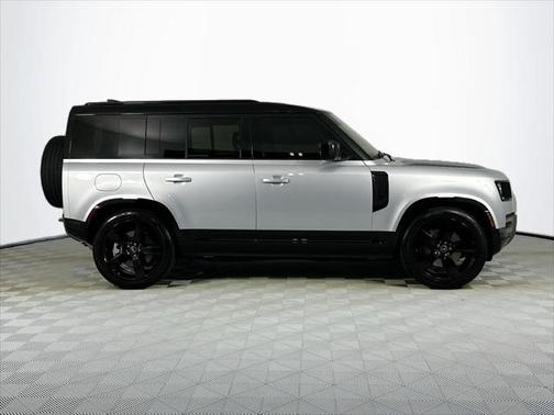 2023 Land Rover Defender 110 X-Dynamic SE