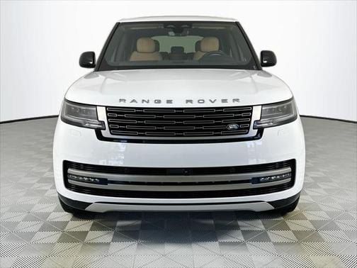 2025 Land Rover Range Rover P550e SE