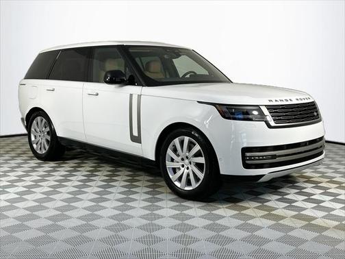 2025 Land Rover Range Rover P550e SE