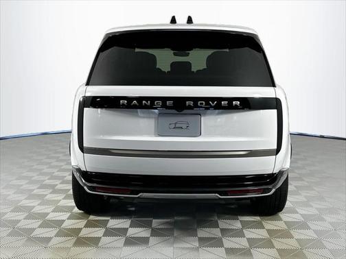 2025 Land Rover Range Rover P550e SE