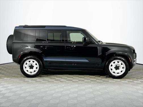 2024 Land Rover Defender 110 P400 S