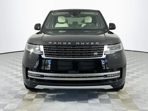 2025 Land Rover Range Rover P530 SE