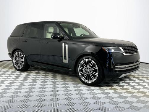 2025 Land Rover Range Rover P530 SE