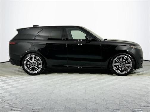 2025 Land Rover Range Rover Sport SE