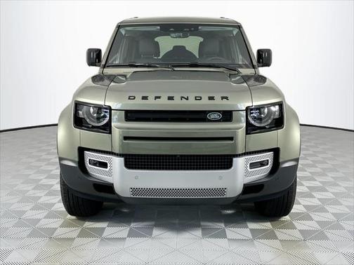 2025 Land Rover Defender 110 P300