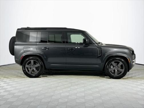 2025 Land Rover Defender 110 P400 S