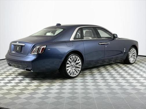 2025 Rolls-Royce Ghost