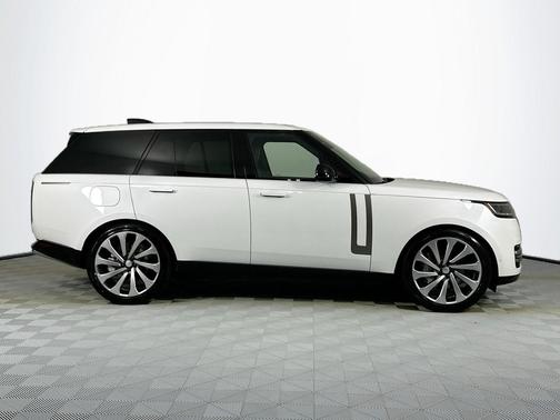 2025 Land Rover Range Rover P530 SE