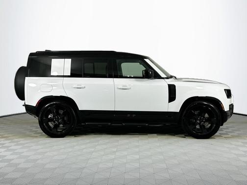 2026 Land Rover Defender X-Dynamic SE
