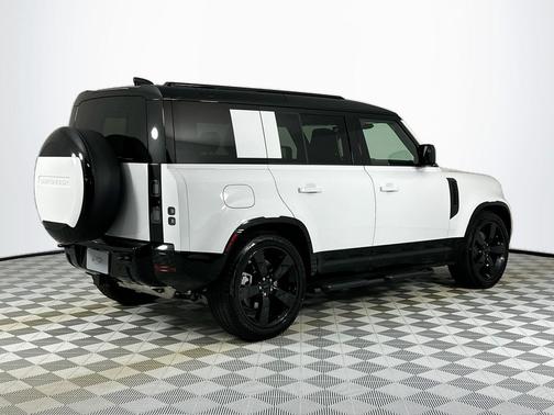 2026 Land Rover Defender X-Dynamic SE