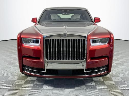 2022 Rolls-Royce Phantom Base