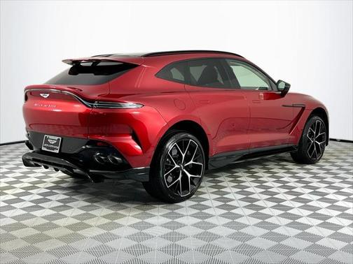 2025 Aston Martin DBX 707