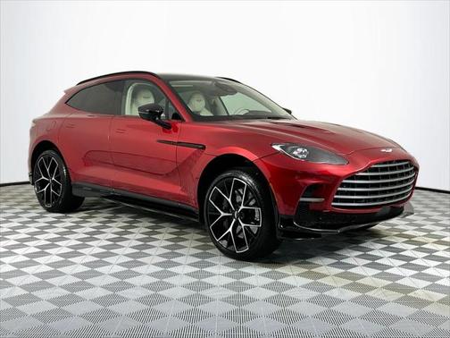 2025 Aston Martin DBX 707