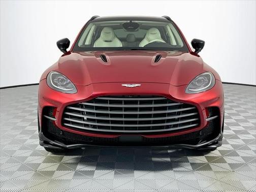 2025 Aston Martin DBX 707